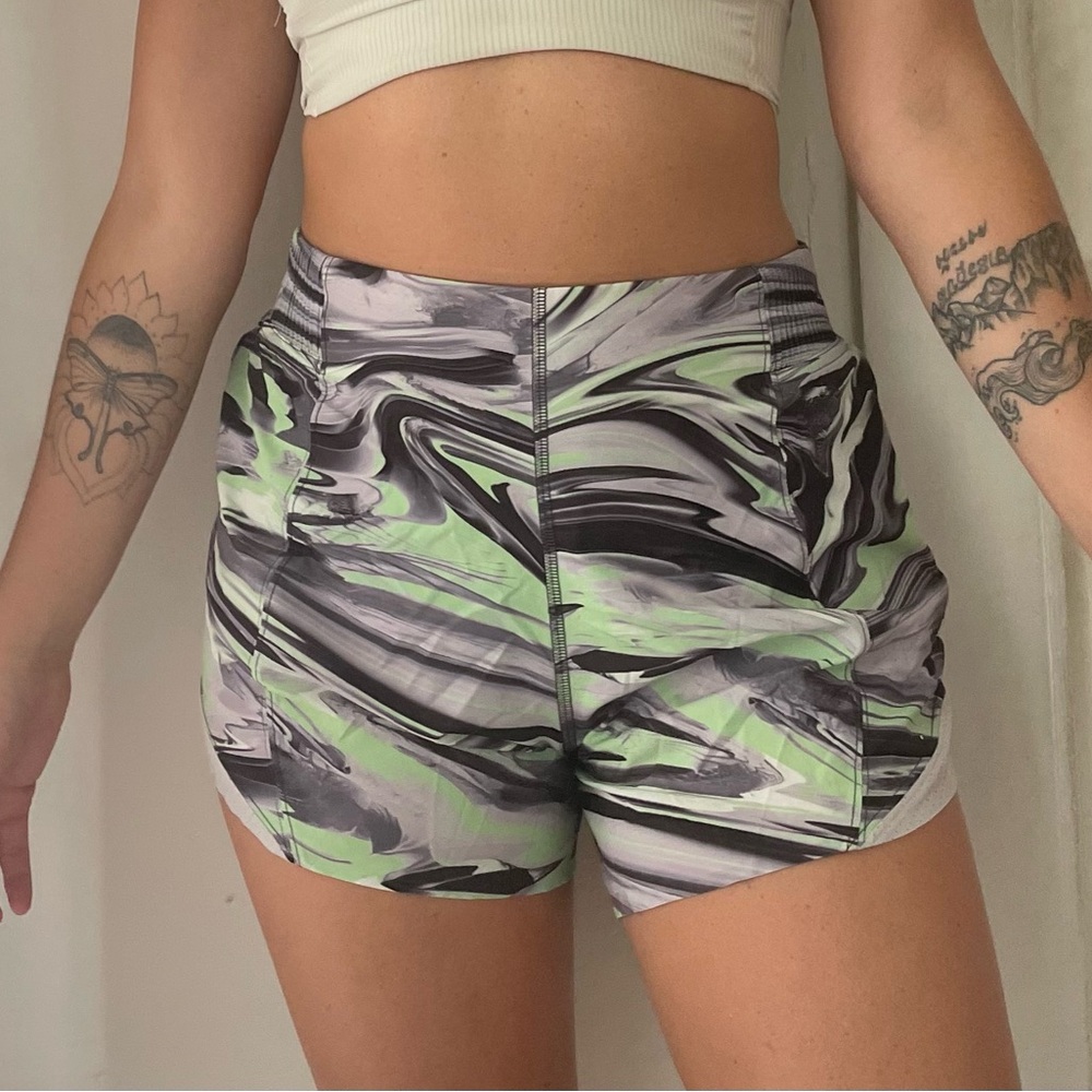 Lululemon Shorts - Size 4